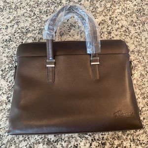 Leather Suave Shoulder Bag Thaynards